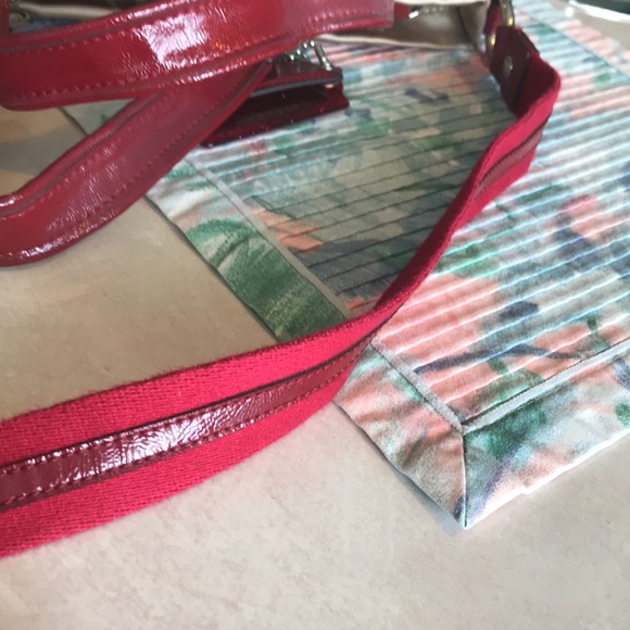 Coach Signature Tan Shoulder Bag with red trim! In EUC, NO spots anywhere ❤️ - Picture 10 of 15